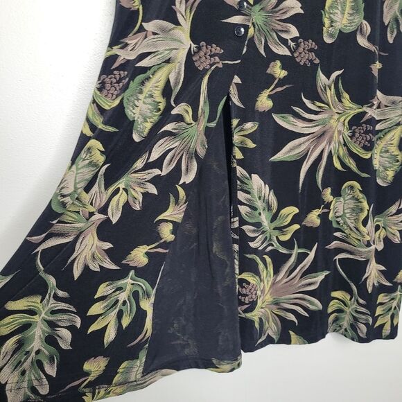 Briggs black green grunge tropical leaf print pull on partial button front skirt - Picture 2 of 6